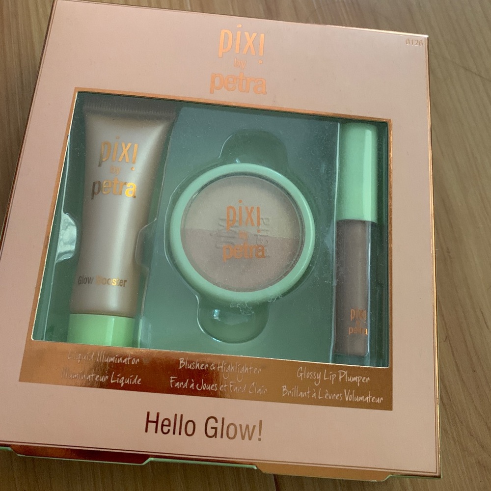 NEW Pixi by Petra Hello Glow Kit